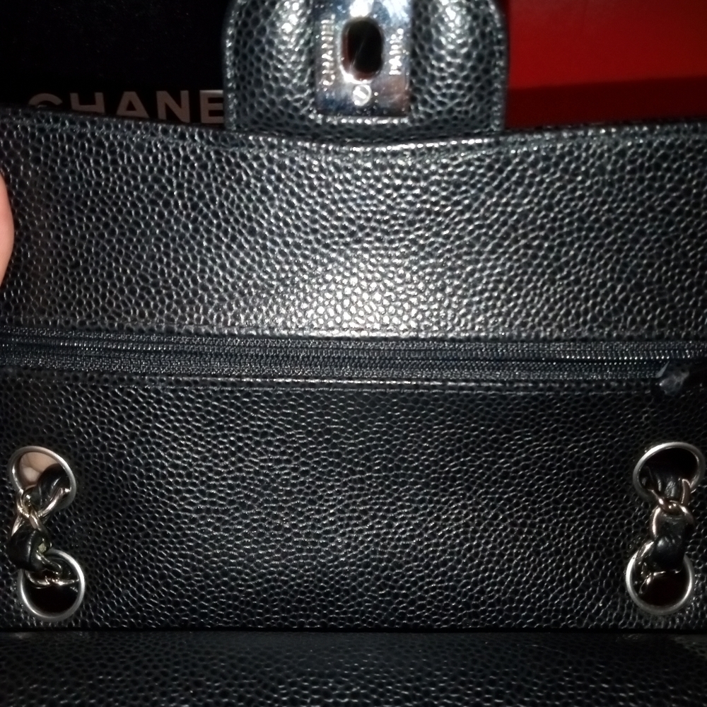 Authentic chanel bag - Picture 7 of 16